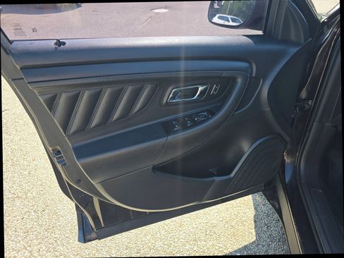 Used 2014 Ford Taurus Police Interceptor AWD image 7