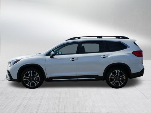 Used 2023 Subaru Ascent Limited w/ Technology Package AWD/4WD image 4