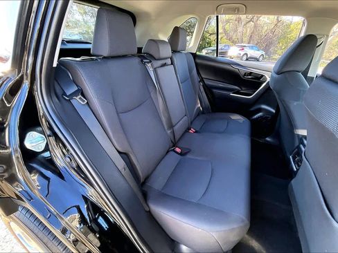 Used 2023 Toyota RAV4 LE image 19