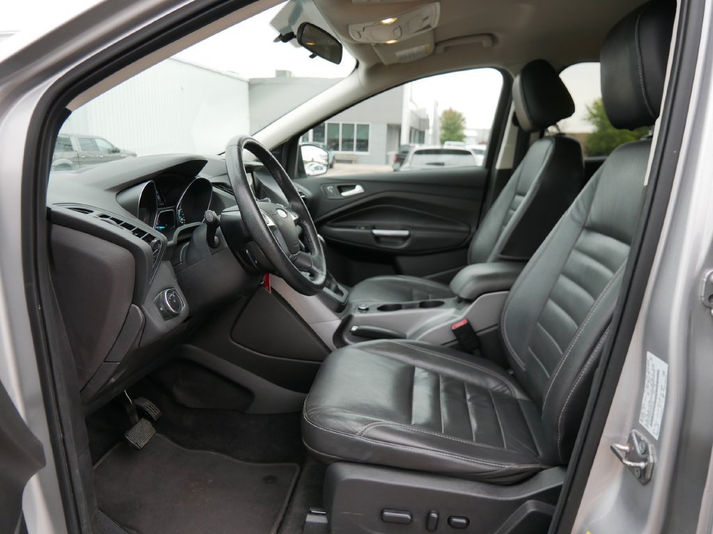 Used 2016 Ford Escape SE w/ SE Leather Comfort Package FWD image 9