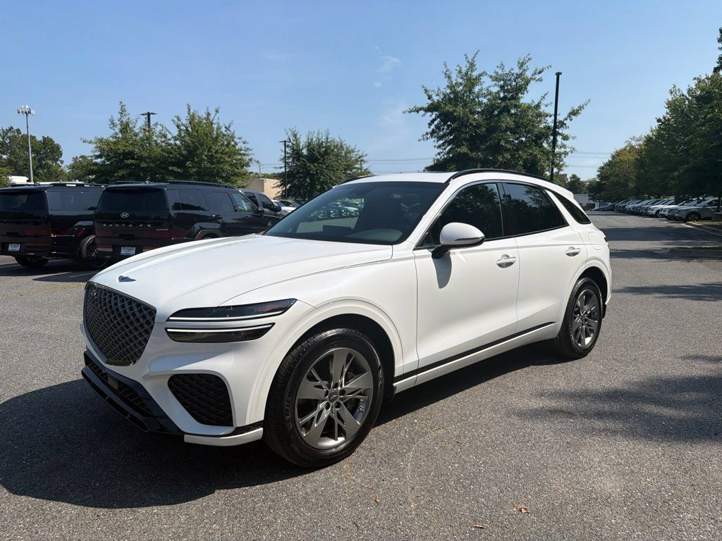 Used 2025 Genesis GV70 3.5T Sport AWD/4WD image 2