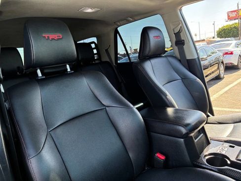 Used 2019 Toyota 4Runner TRD Off-Road Premium AWD/4WD image 25