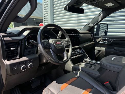 Used 2024 GMC Sierra 3500 AT4 w/ AT4 Preferred Package AWD/4WD image 4