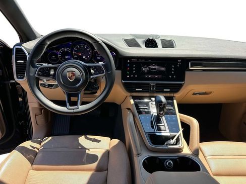 Used 2022 Porsche Cayenne Platinum Edition AWD/4WD image 10