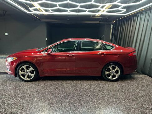 Used 2014 Ford Fusion SE FWD image 4
