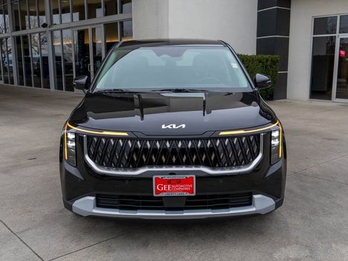 New 2026 Kia Carnival image 2