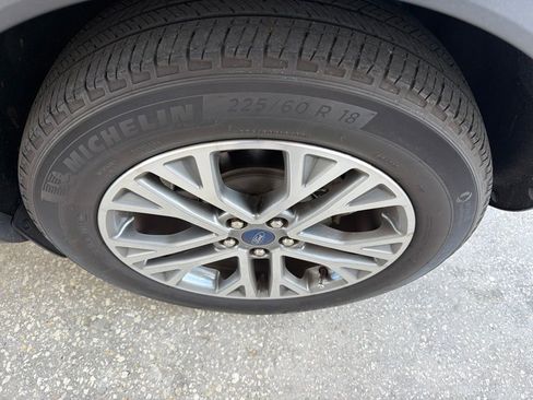 Used 2022 Ford Escape SEL FWD image 12