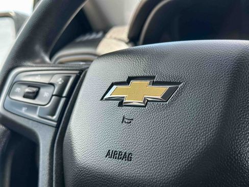Used 2023 Chevrolet Silverado 1500 Custom AWD/4WD image 28