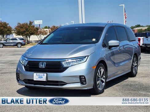 Used 2021 Honda Odyssey Touring image 3