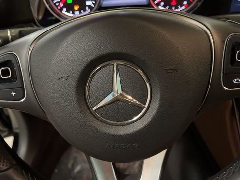 Used 2017 Mercedes-Benz E 300 4MATIC image 36