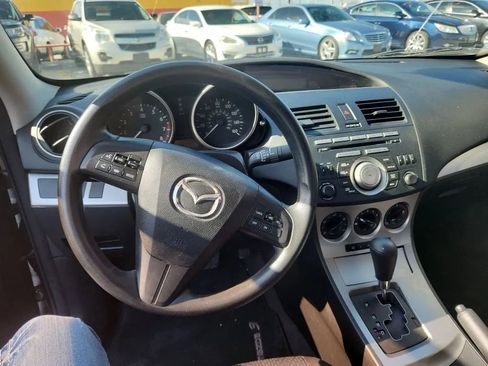 Used 2010 MAZDA MAZDA3 i Touring image 4
