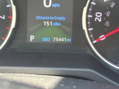 Used 2022 Toyota RAV4 XLE Premium FWD image 10