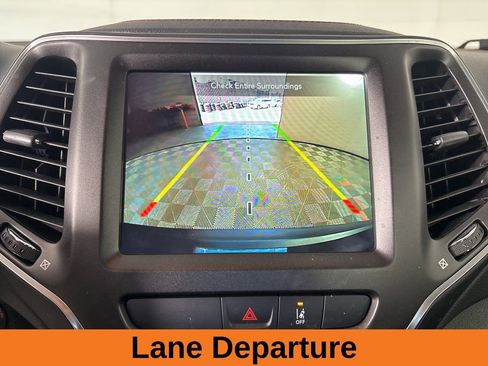 Used 2022 Jeep Cherokee Trailhawk w/ Sun, Sound & Nav Group AWD/4WD image 19