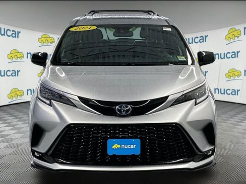 Used 2021 Toyota Sienna XSE w/ XSE Plus Package AWD/4WD image 2