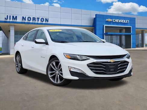 Used 2023 Chevrolet Malibu LT image 1