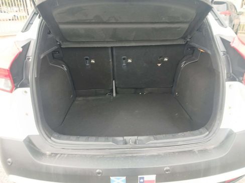Used 2020 Nissan Kicks SR w/ SR Premium Package FWD image 16