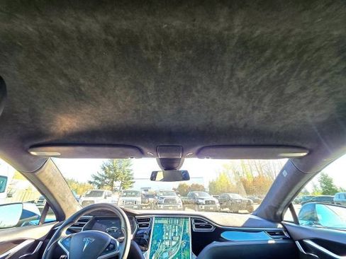 Used 2015 Tesla Model S 85D image 24