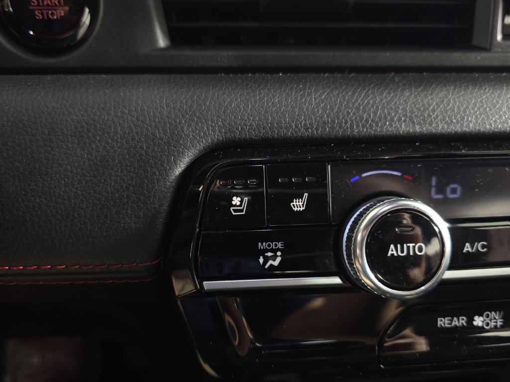Used 2025 Honda Pilot Black Edition image 20