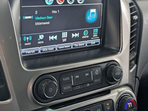 Used 2018 Chevrolet Suburban LT image 18