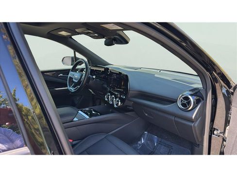 Used 2024 Chevrolet Blazer EV LT AWD/4WD image 19