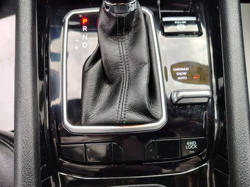 Certified 2024 Jeep Compass Limited image 35