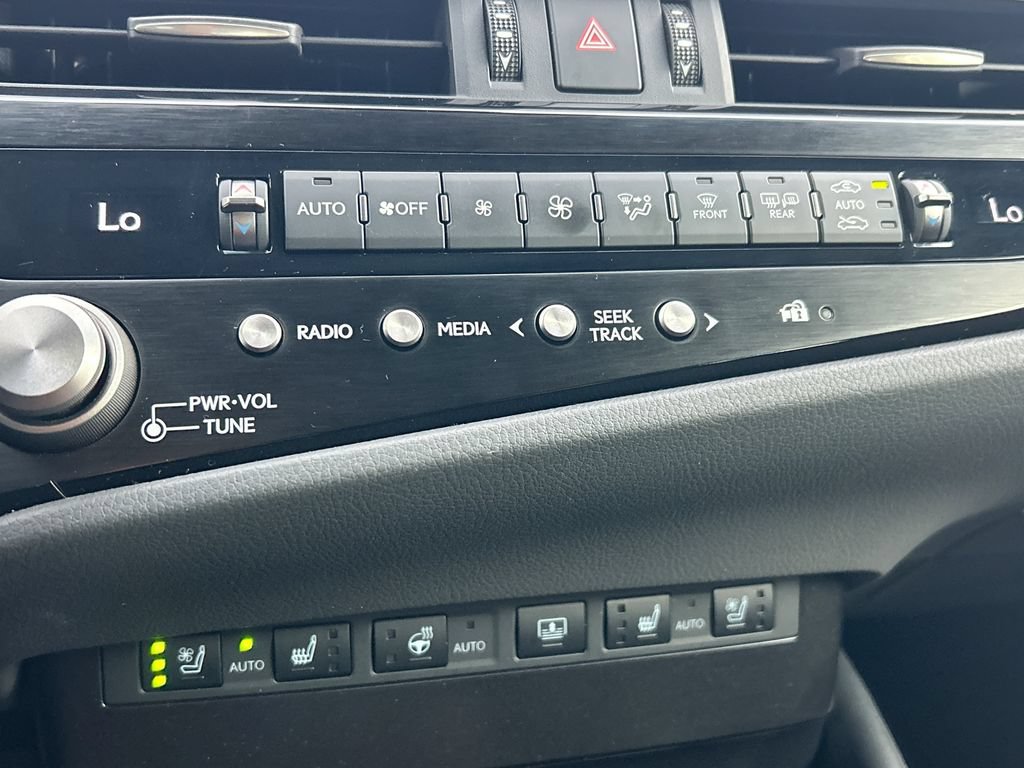 Used 2024 Lexus ES 300h F Sport w/ Accessory Package (Z2) FWD image 20