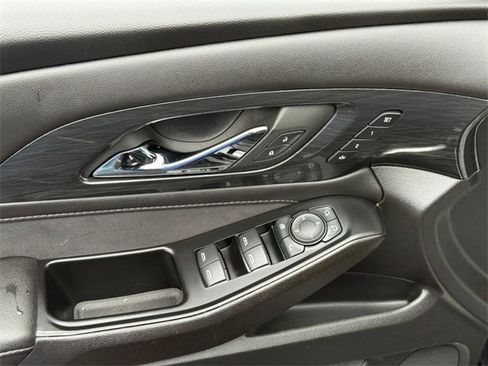 Used 2023 Chevrolet Traverse High Country image 16
