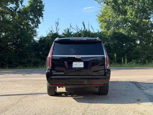 Used 2016 Cadillac Escalade ESV Luxury AWD/4WD image 3