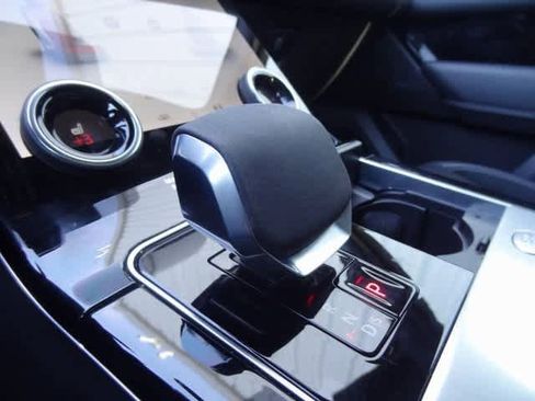 Used 2021 Land Rover Range Rover Velar R-Dynamic S image 38