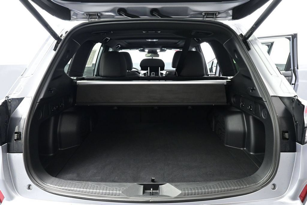 Used 2025 Subaru Forester Premium AWD/4WD image 23