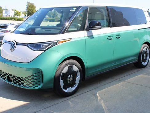 New 2025 Volkswagen ID. Buzz Pro S Plus image 3