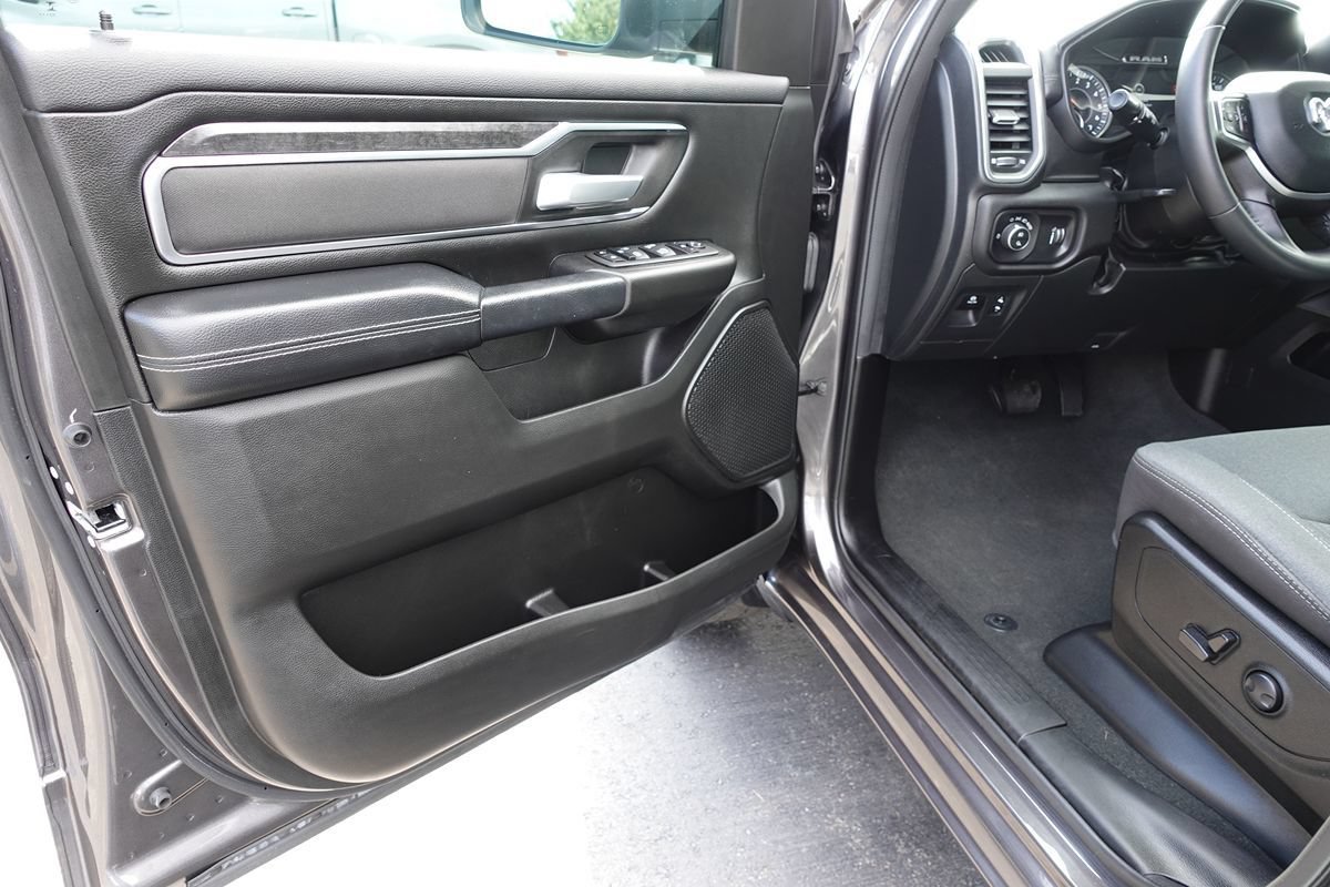 Used 2024 RAM 1500 Big Horn AWD/4WD image 16