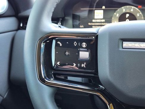 Used 2025 Land Rover Range Rover Evoque Dynamic SE image 29