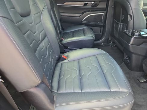 Used 2022 Kia Telluride SX w/ SX Prestige Package AWD/4WD image 19