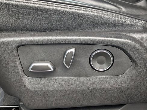 Used 2024 GMC Yukon XL Denali image 23