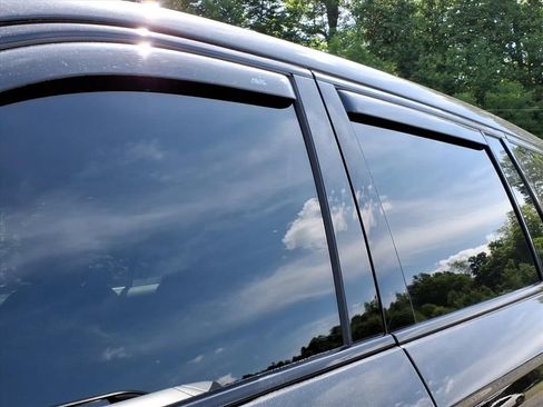 Used 2025 Jeep Grand Cherokee L Altitude AWD/4WD image 8