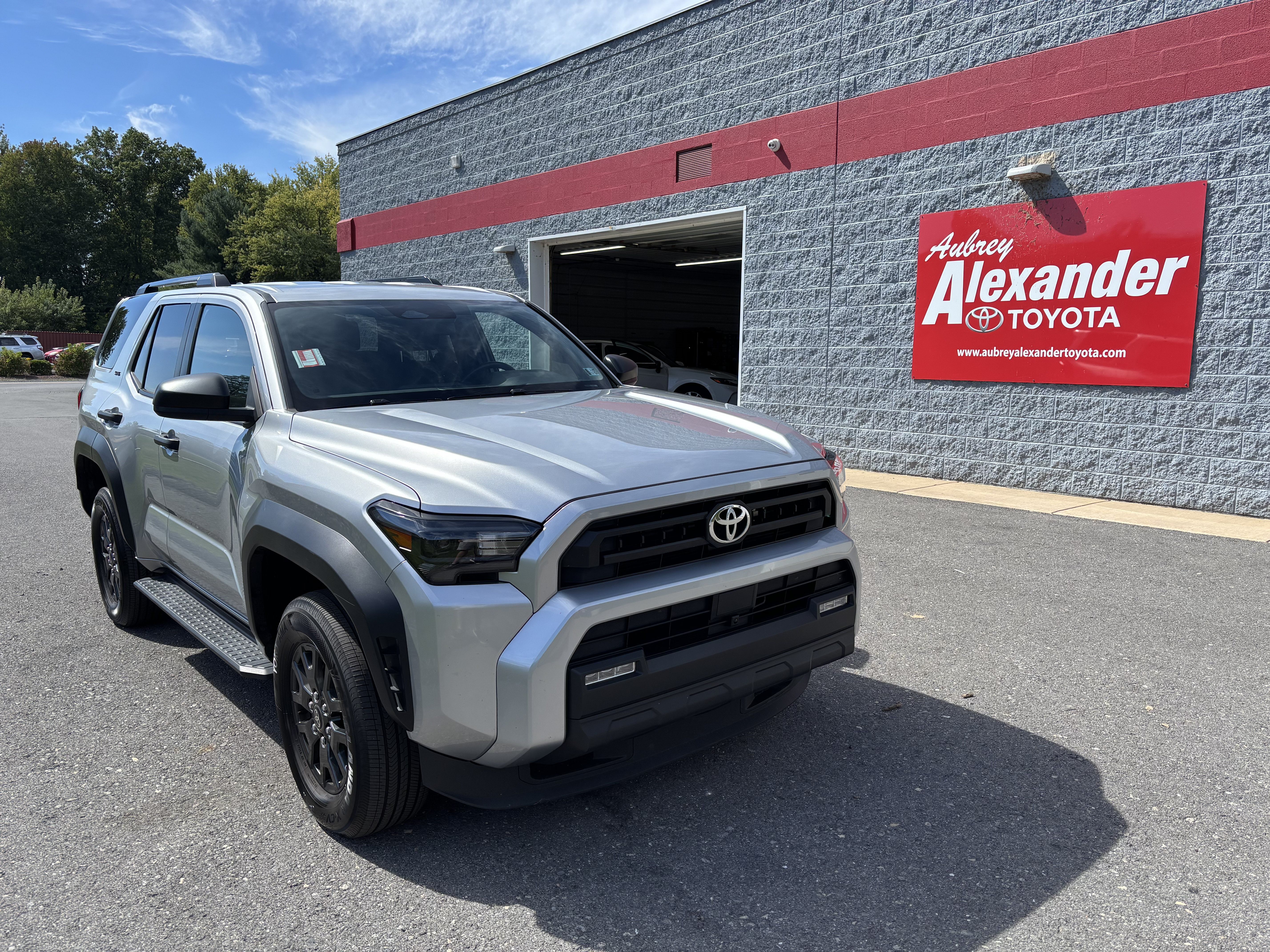 Used 2025 Toyota 4Runner SR5 AWD/4WD image 1