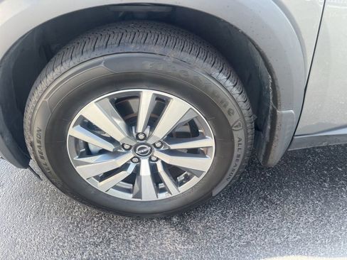 Certified 2024 Nissan Pathfinder SL AWD/4WD image 15