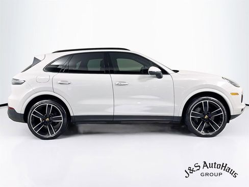 Used 2021 Porsche Cayenne S image 8