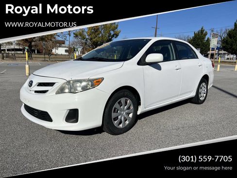 Used 2011 Toyota Corolla LE image 1