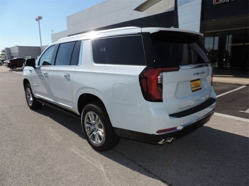 New 2026 GMC Yukon XL Denali w/ Sun & Power Step Package image 7