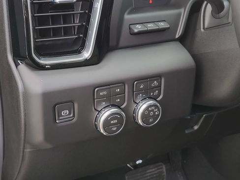 New 2026 GMC Sierra 2500 Denali w/ Denali Reserve Package image 8