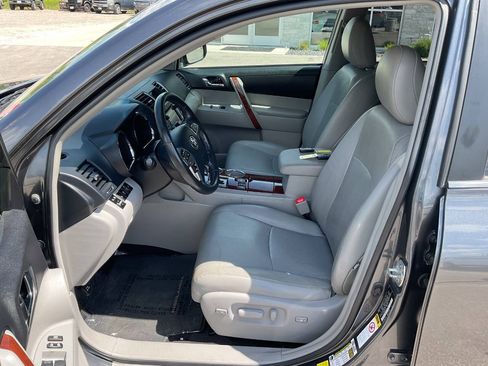 Used 2013 Toyota Highlander Limited AWD/4WD image 13