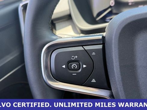 Used 2025 Volvo XC40 B5 Plus AWD/4WD image 19
