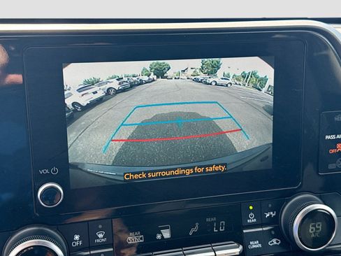 Used 2023 Toyota Highlander LE FWD image 13