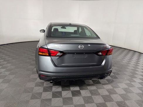 Used 2024 Nissan Altima 2.5 SR FWD image 13