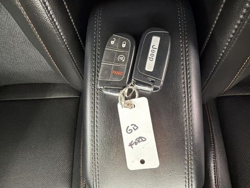 Used 2023 Jeep Compass Limited AWD/4WD image 27