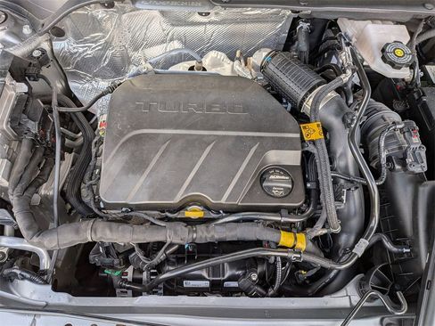 Used 2025 Chevrolet Trax LT w/ LT Convenience Package image 35