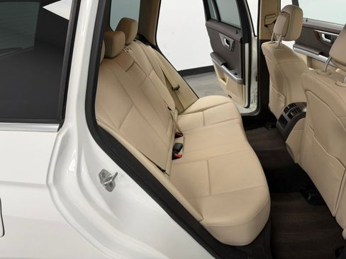 Used 2015 Mercedes-Benz GLK 350 4MATIC 4dr GLK 350 w/ Premium 1 Package image 38