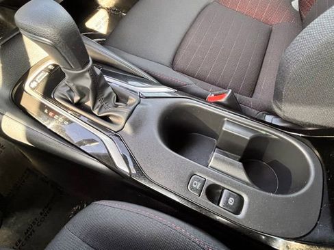 Used 2025 Toyota Corolla SE image 18